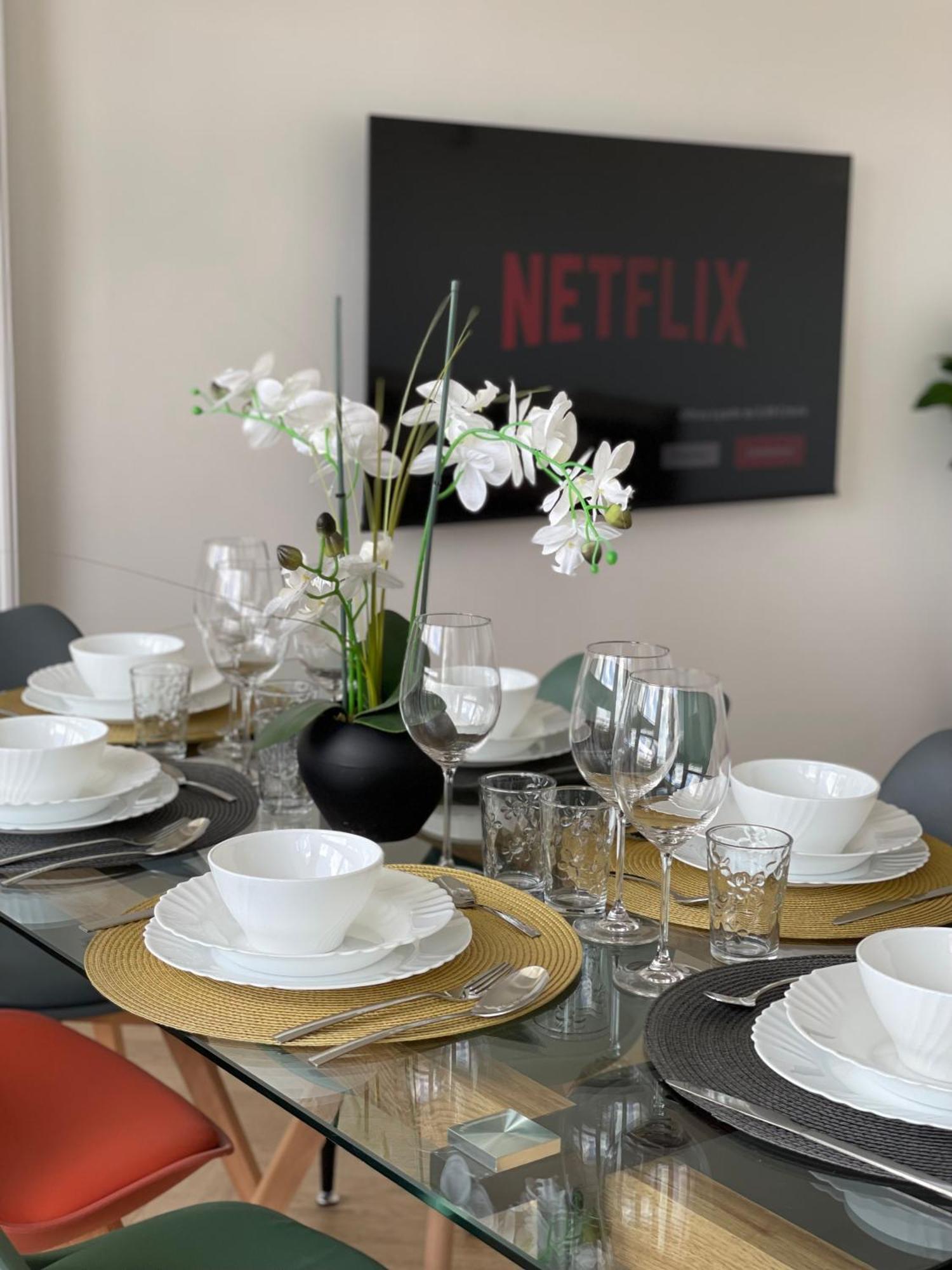 Paris Pantin Magnifique Appartement 4 Pieces De 108M2 Avec 2 Parking Interieur - Tres Cosy Pour 1 A 12 Personnes - Entierement Refait A Neuf Entire Apartment Luxurious And Warm - Pantin Paris 19 Eme Free Wifi Gratuit Екстериор снимка
