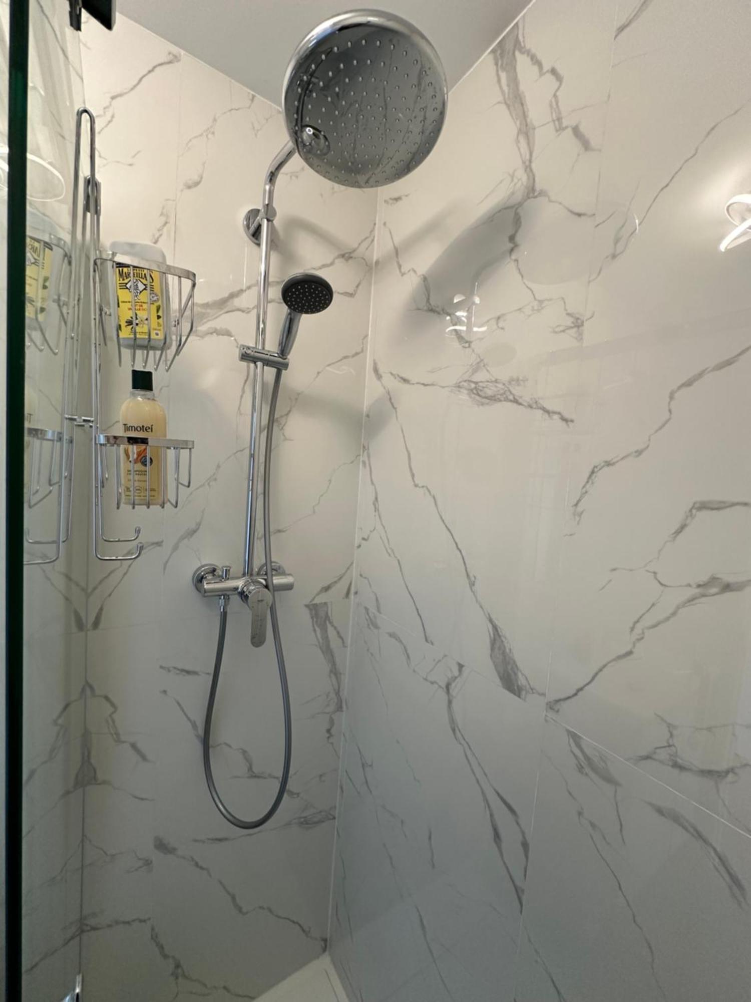 Paris Pantin Magnifique Appartement 4 Pieces De 108M2 Avec 2 Parking Interieur - Tres Cosy Pour 1 A 12 Personnes - Entierement Refait A Neuf Entire Apartment Luxurious And Warm - Pantin Paris 19 Eme Free Wifi Gratuit Екстериор снимка