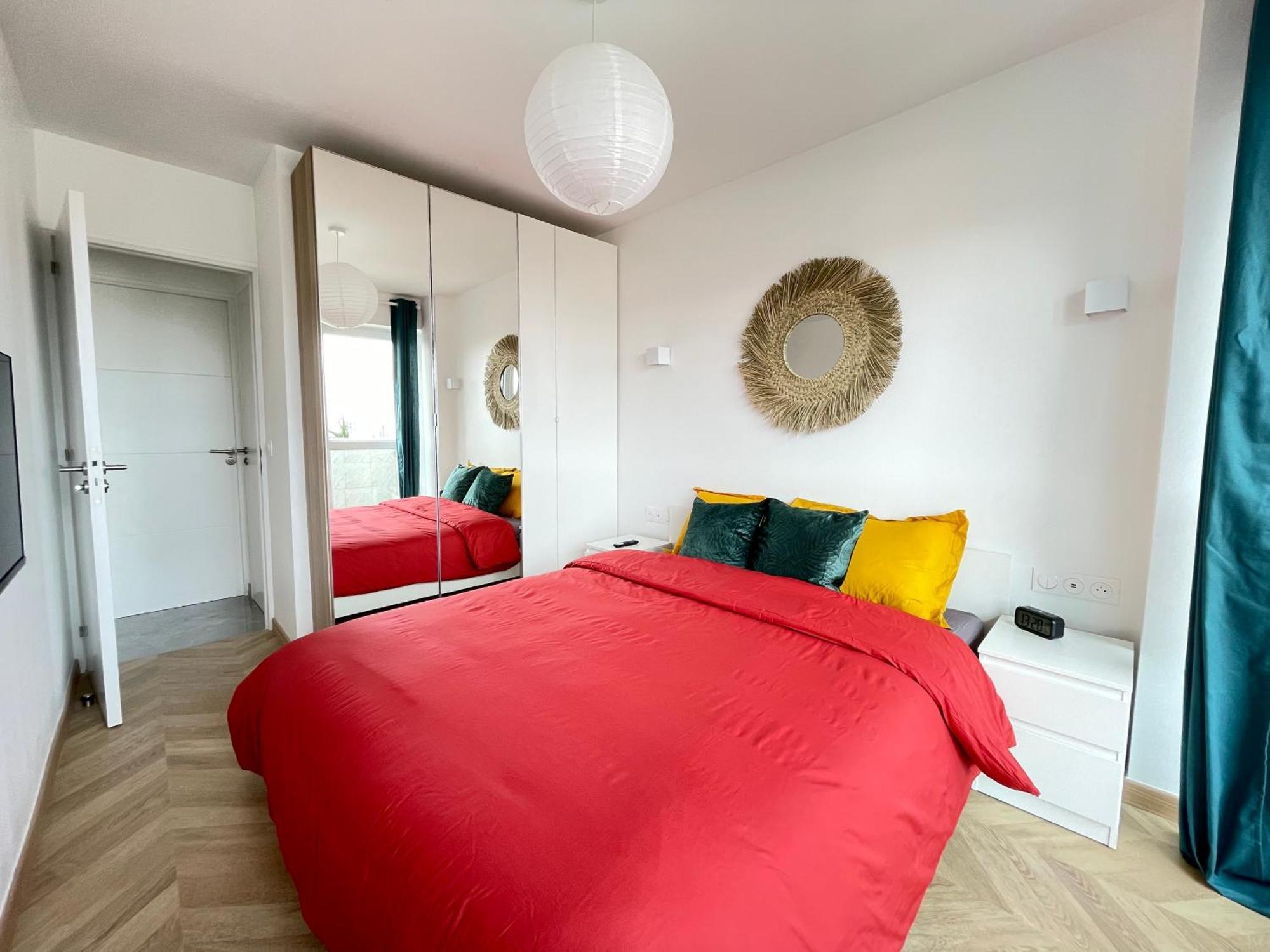 Paris Pantin Magnifique Appartement 4 Pieces De 108M2 Avec 2 Parking Interieur - Tres Cosy Pour 1 A 12 Personnes - Entierement Refait A Neuf Entire Apartment Luxurious And Warm - Pantin Paris 19 Eme Free Wifi Gratuit Екстериор снимка